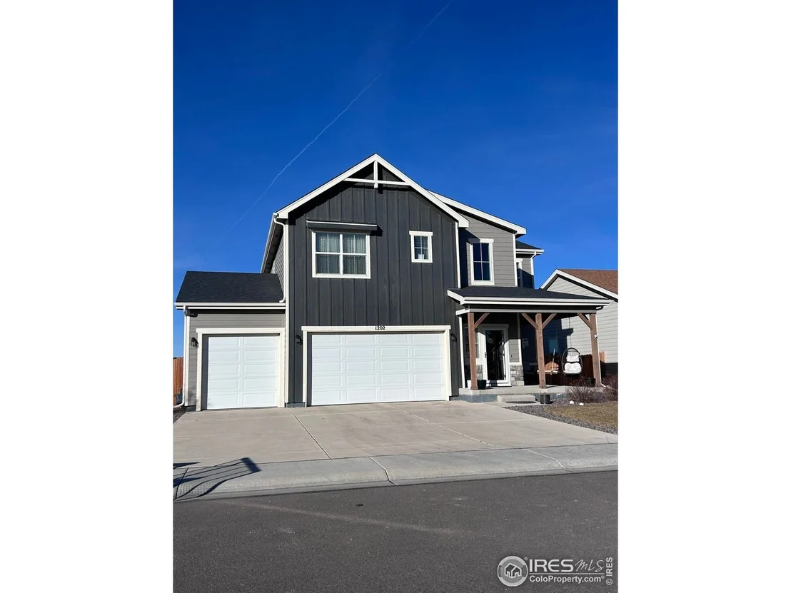 Photo of 1202 Coyote Ln