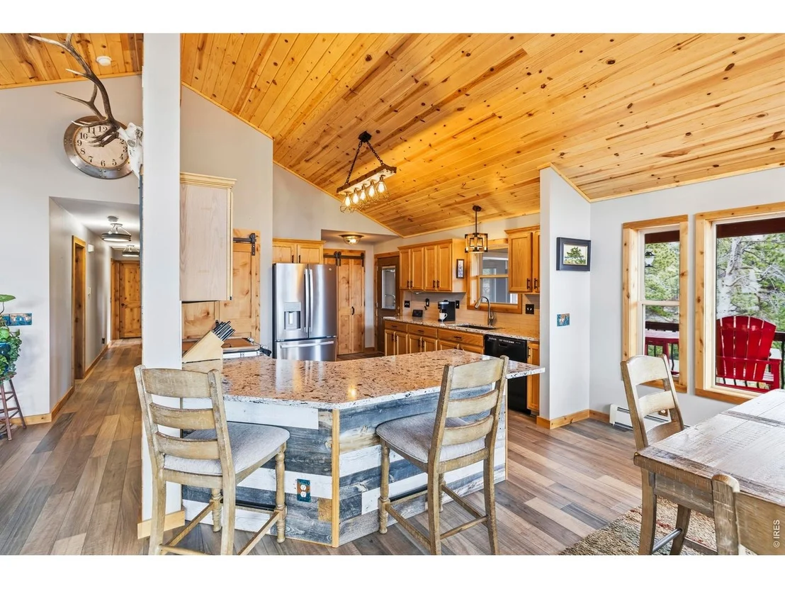 Photo of 557 Red Bluff Rd