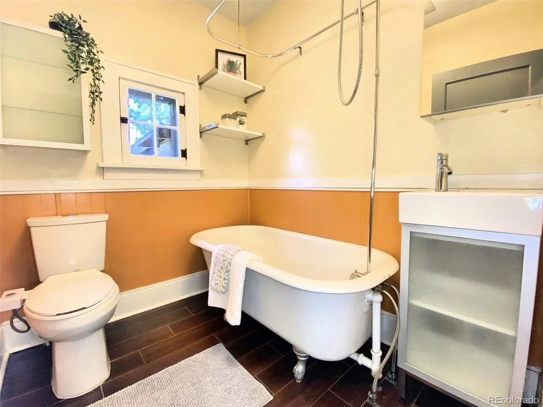 Photo of 620 Walnut St
