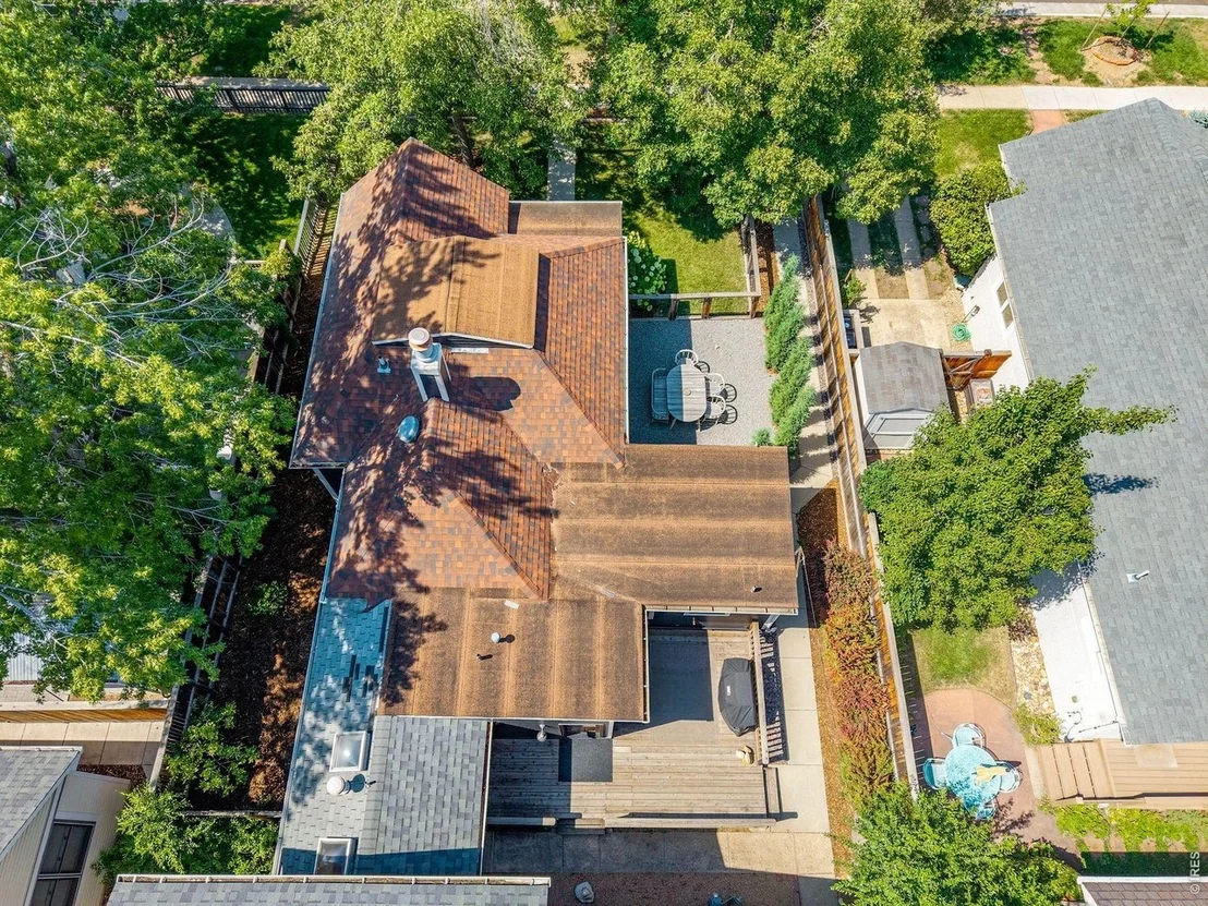 Photo of Unit A at 2324 Mapleton Ave