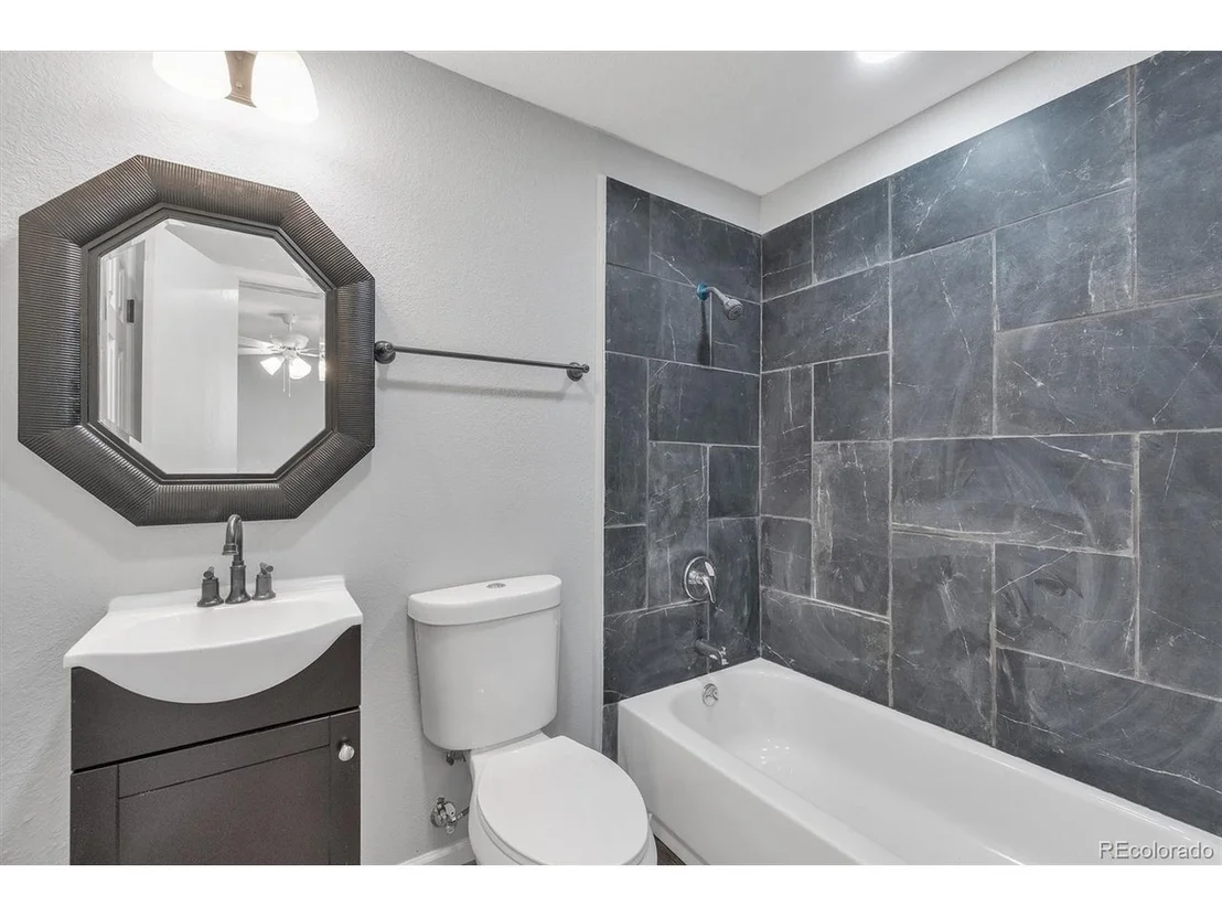 Photo of 6735 Jay St