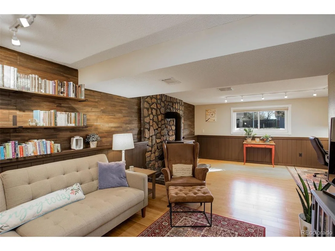 Photo of 222 Helena Cir