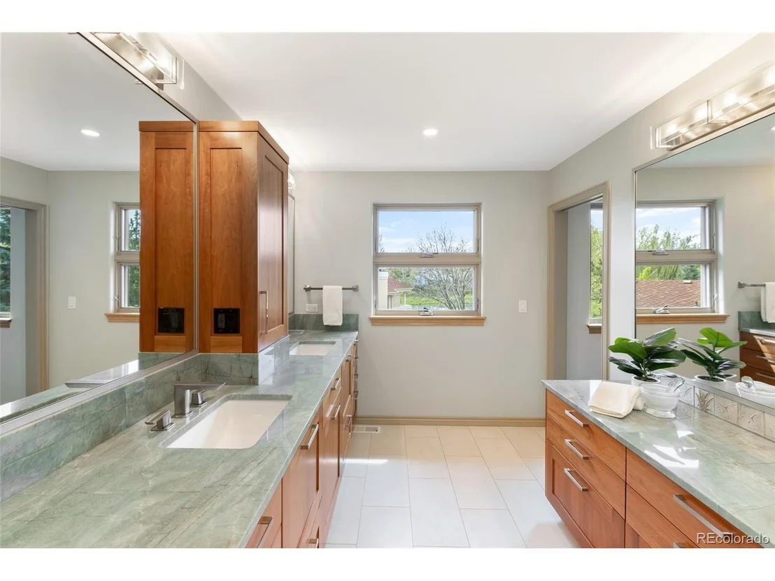 Photo of 2512 Premier Pl