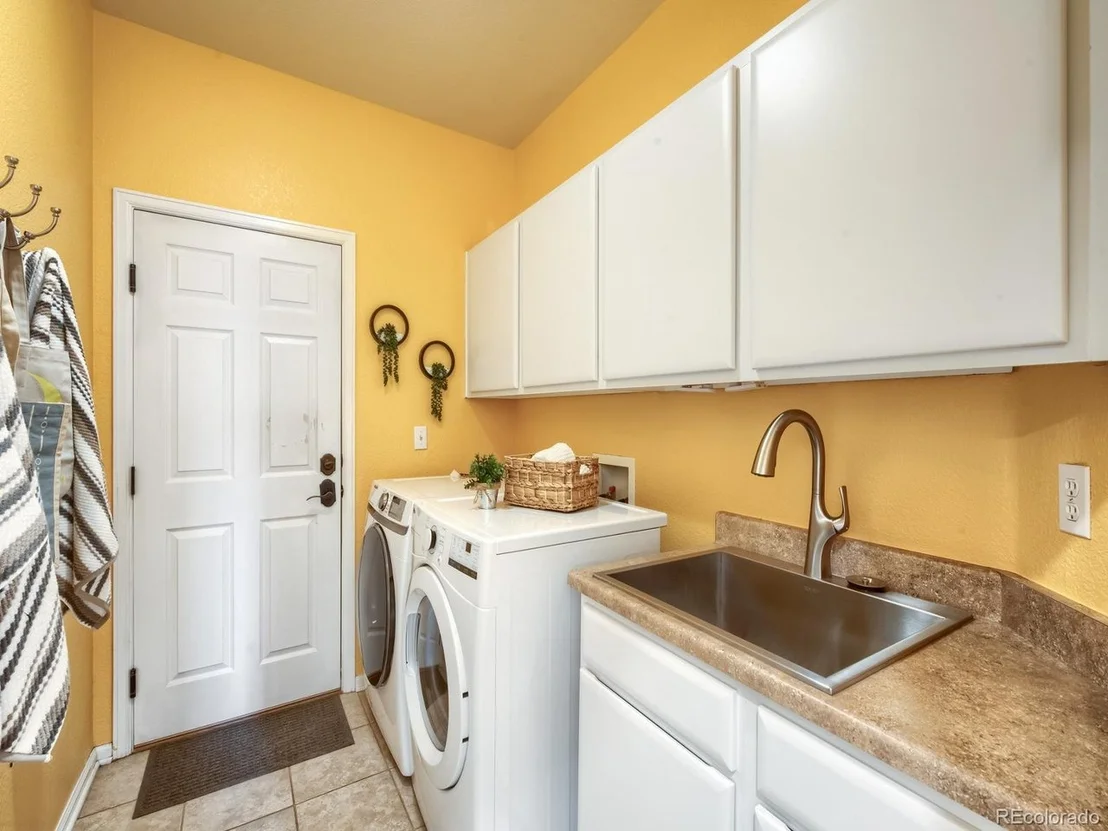 Photo of 11039 Valleybrook Cir