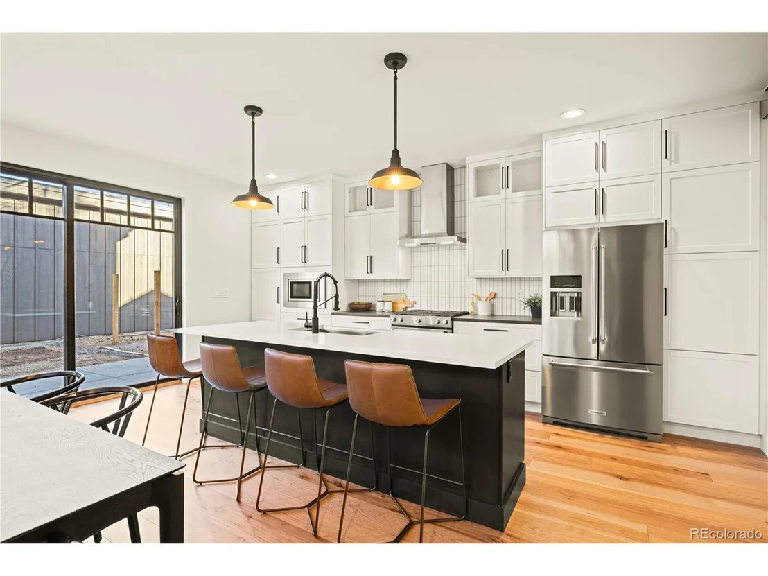 Photo of 3920 Stuart