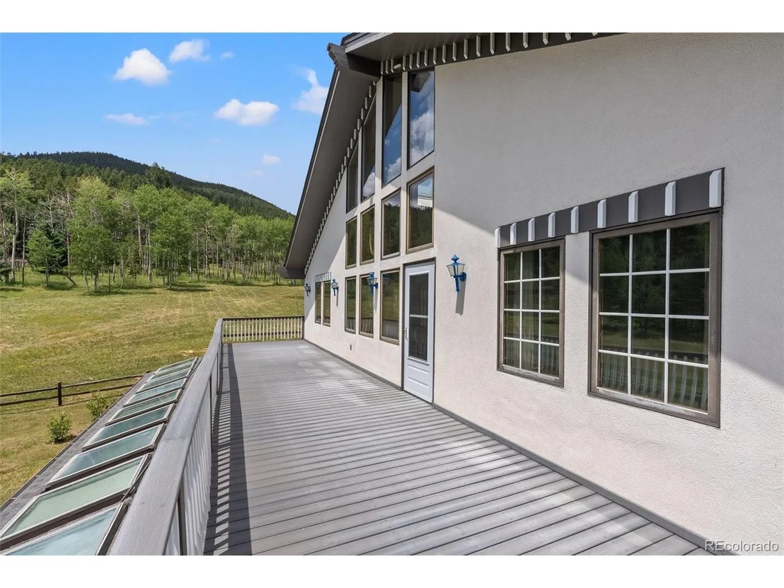 Photo of 1680 Crow Valley Rd