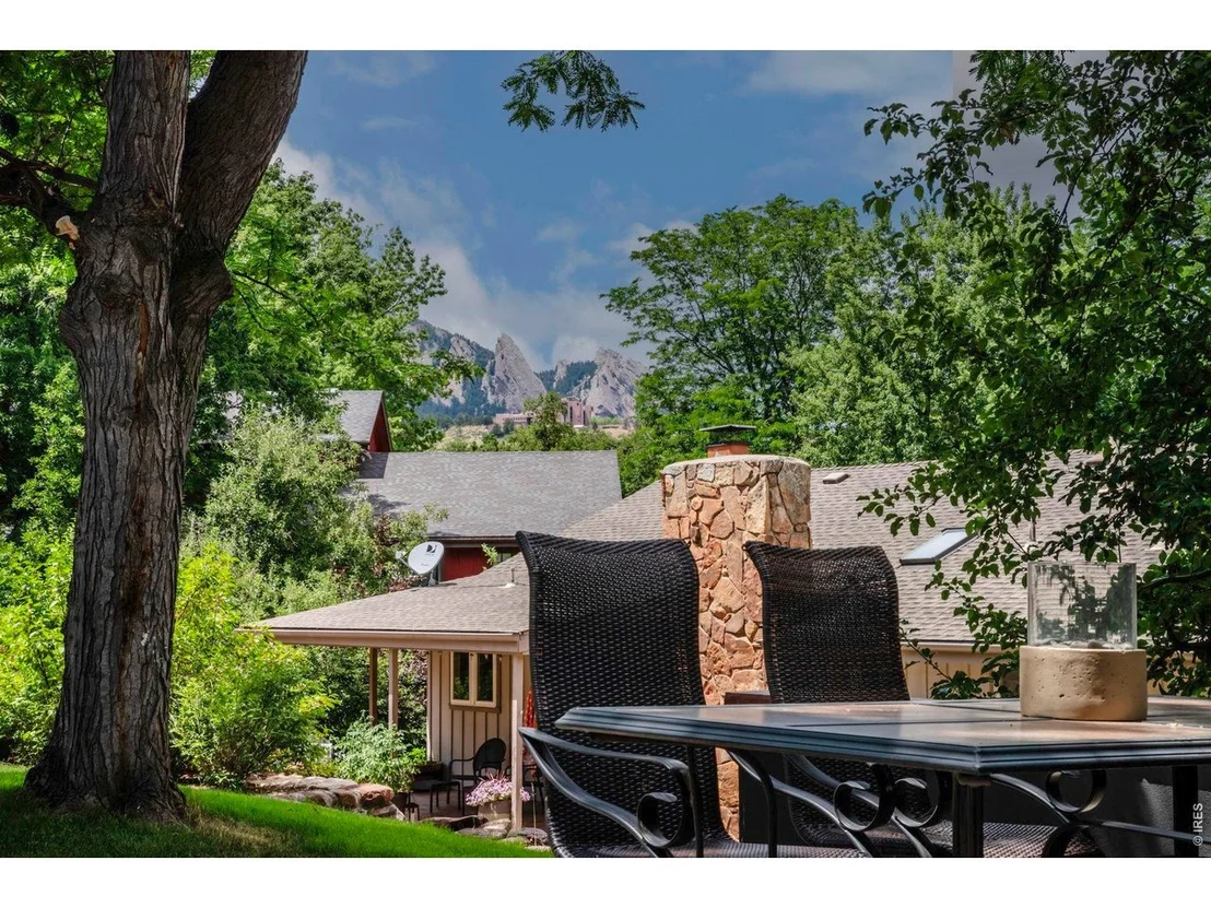 Photo of 2575 Briarwood Dr