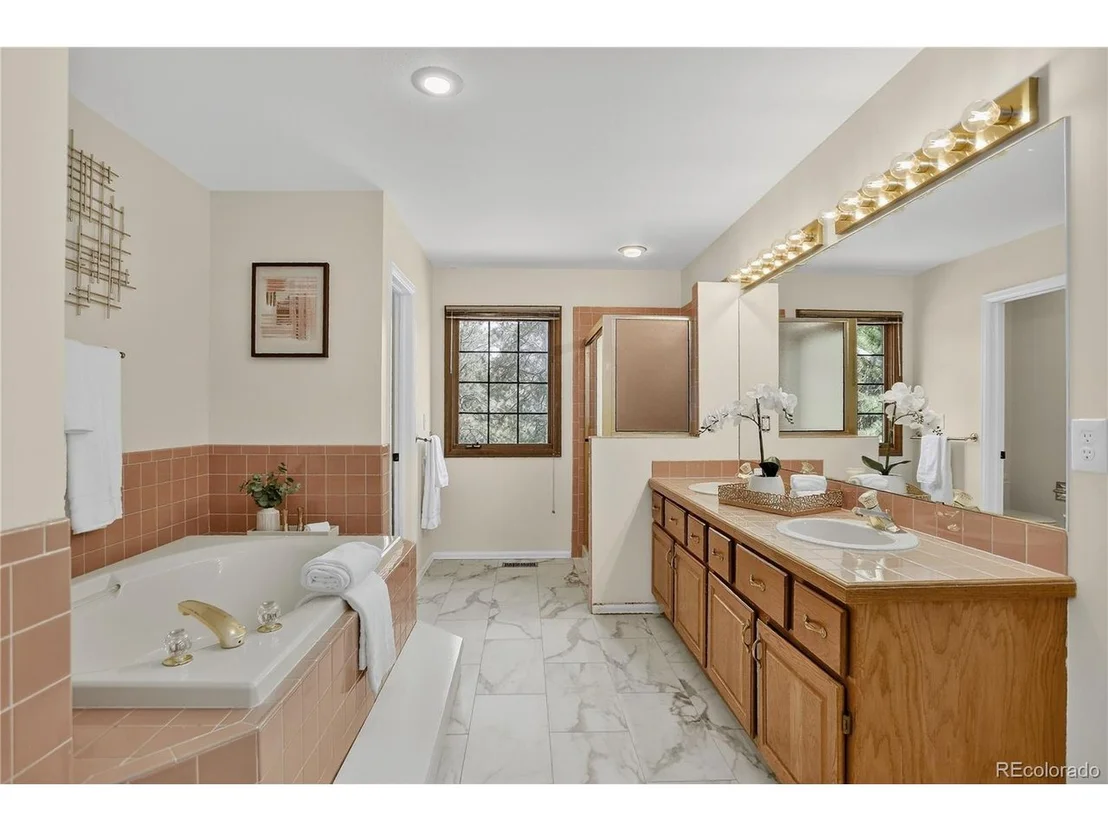 Photo of 70 Long Bow Cir