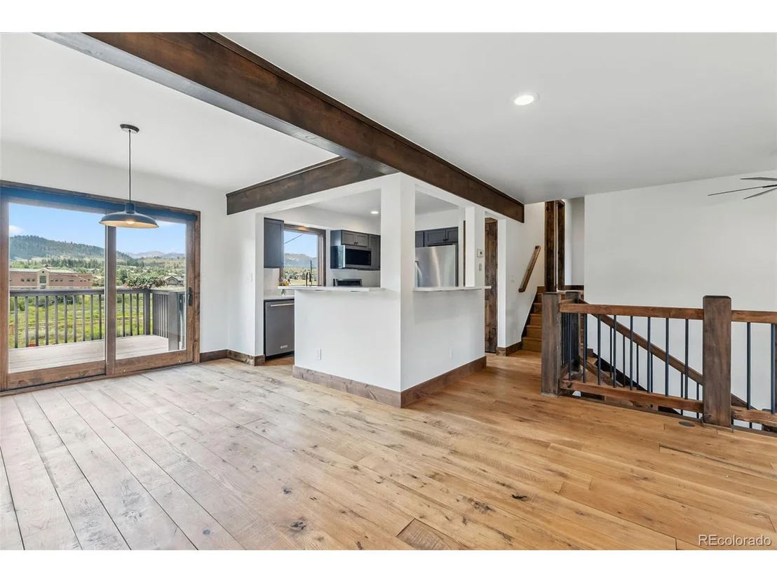 Photo of 815 Summit Dr