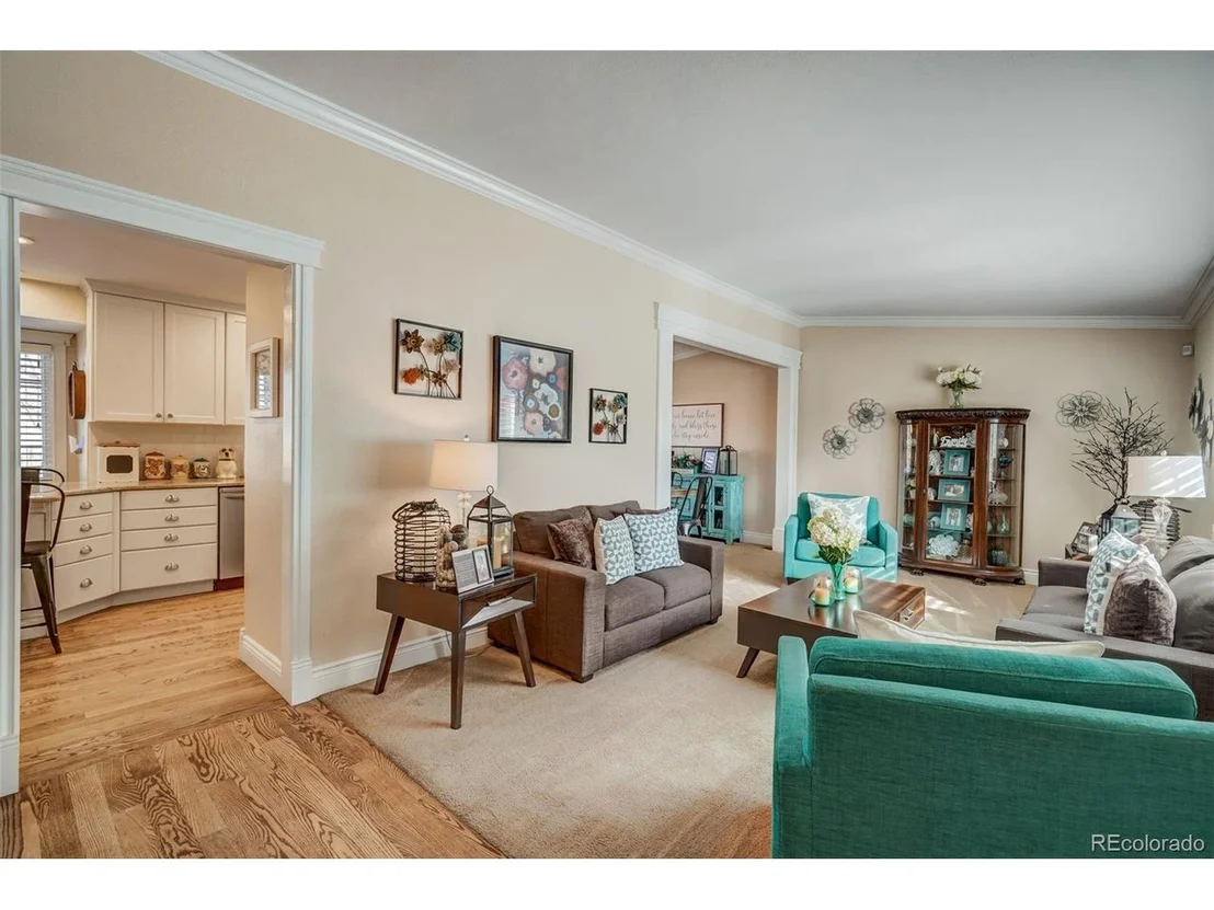 Photo of 7 Belaire Dr