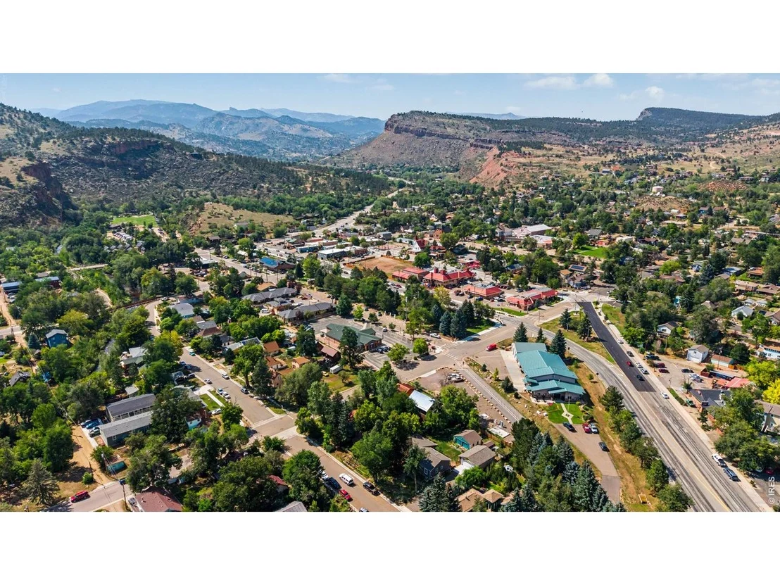 Photo of 259 Riverside Dr