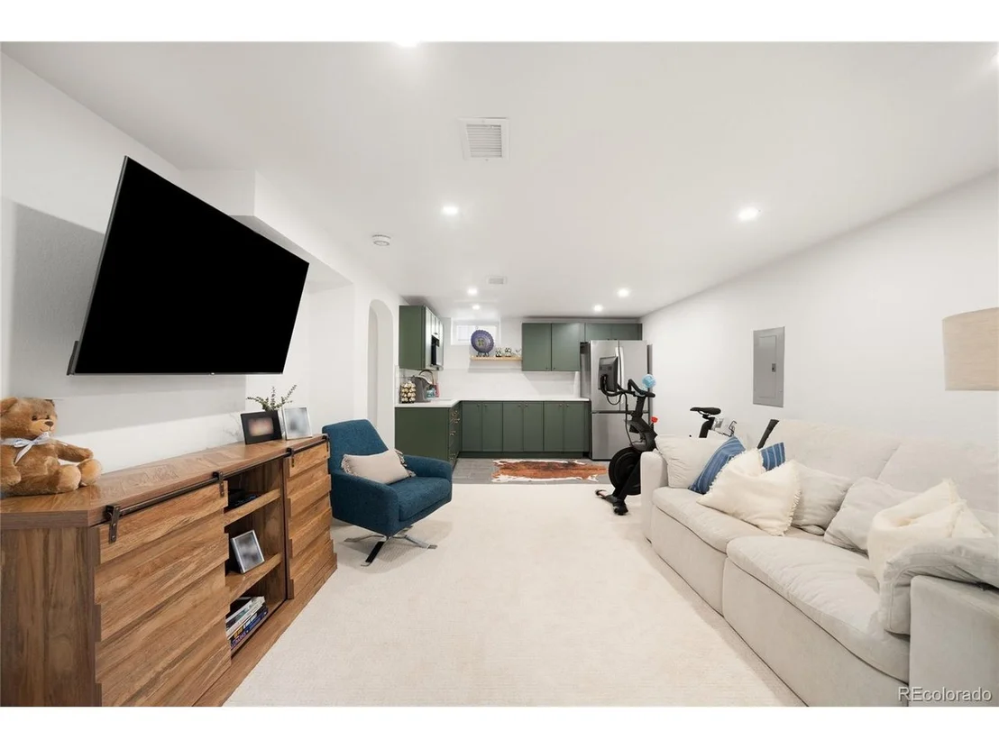 Photo of 2068 Jasmine St
