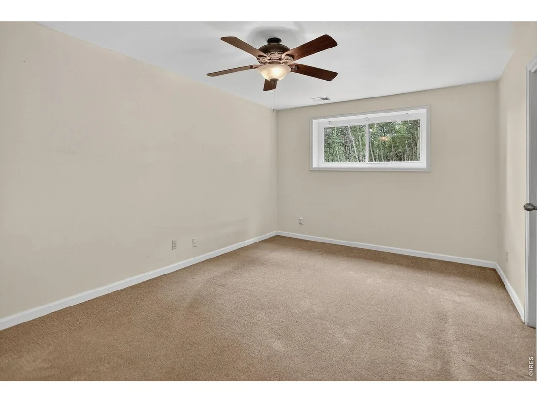 Photo of 233 Deer Cir
