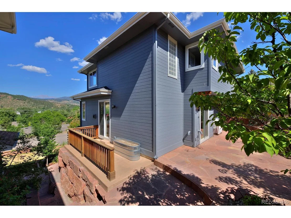 Photo of 645 1st Ave