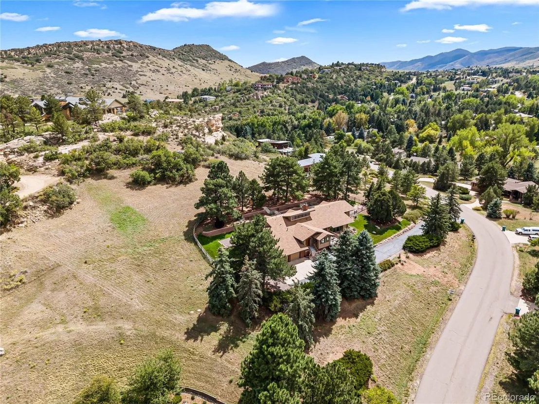 Photo of 5590 Crestbrook Dr