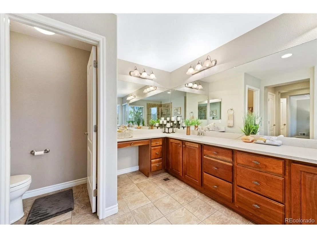 Photo of 10755 Glengate Cir