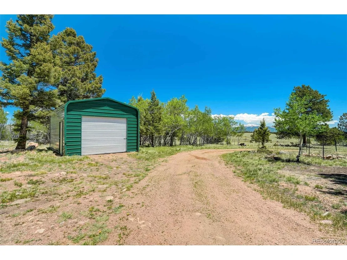 Photo of 453 Castle Mountain Dr