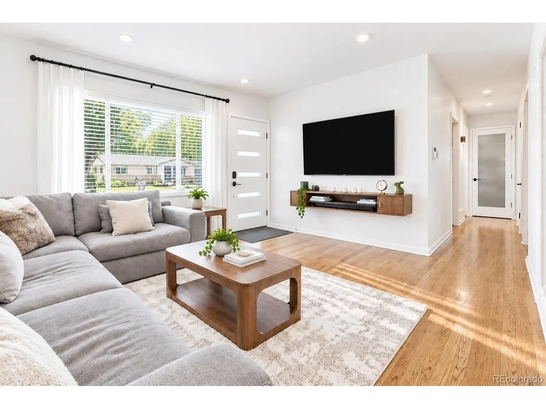 Photo of 6374 Iris Ct