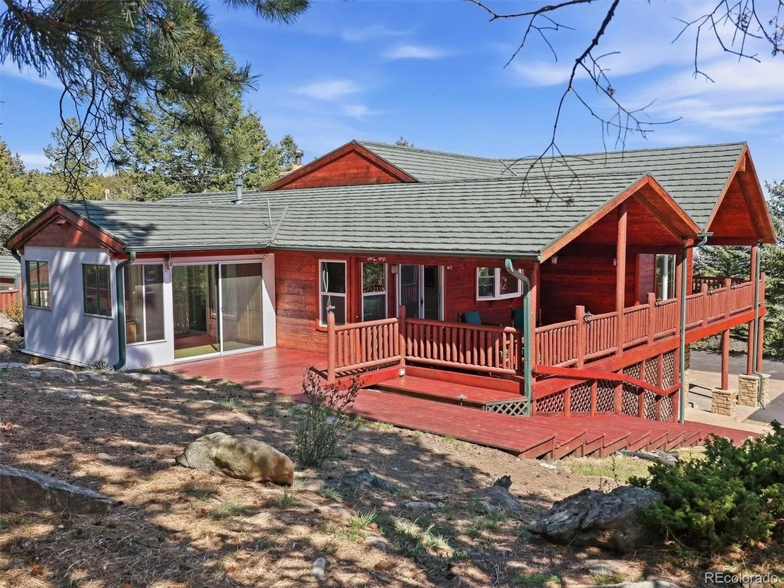 Photo of 8969 Hillview Rd