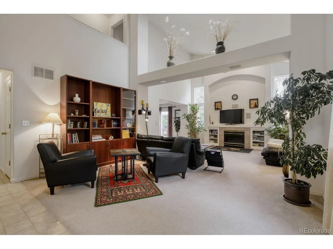 Photo of 1355 Carnation Cir