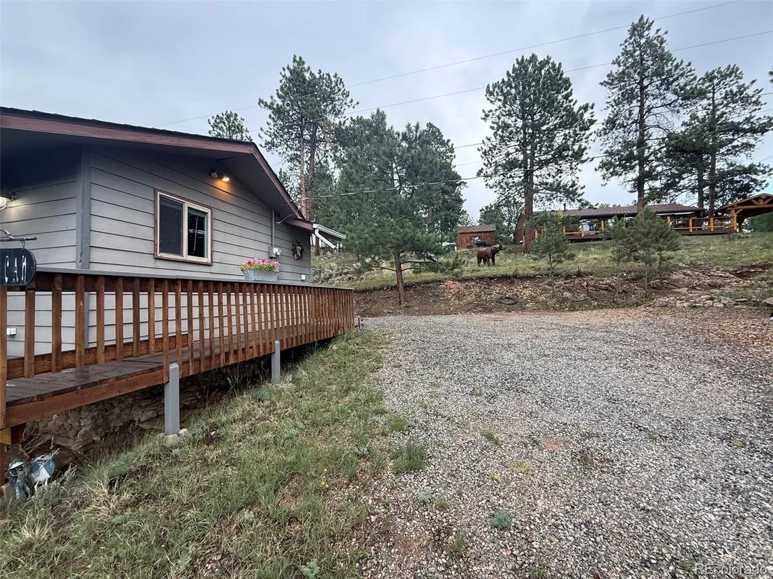 Photo of 221 Juniper Ln