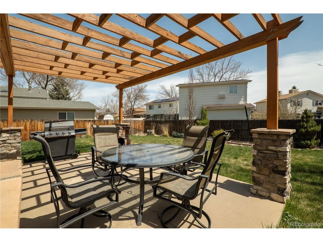 Photo of 7390 Devinney Ct