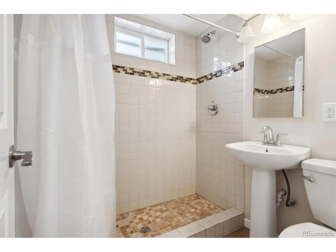 Photo of 1160 Wabash St
