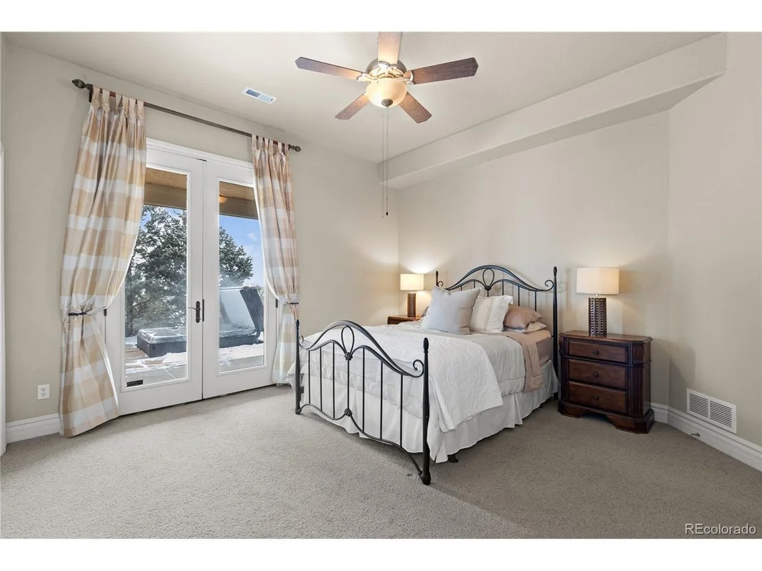 Photo of 8737 Ridgepoint Dr