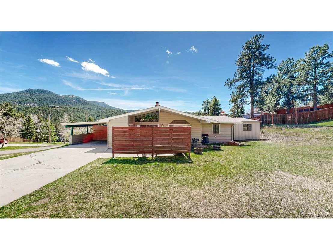 Photo of 27976 Lupine Dr