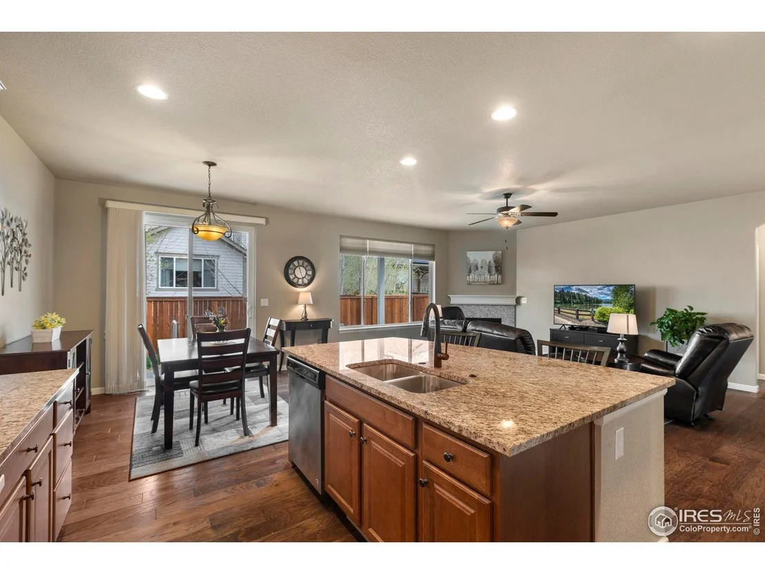 Photo of 850 Prairiestar Dr