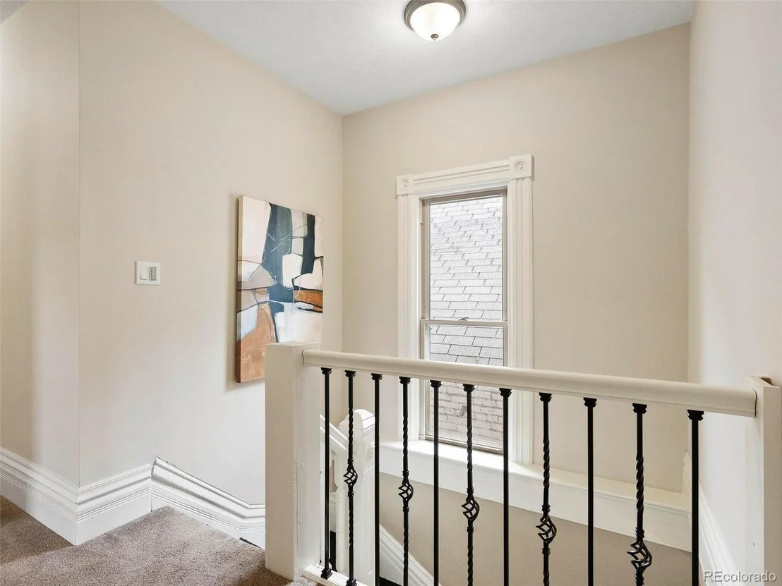 Photo of 2435 Tremont Pl