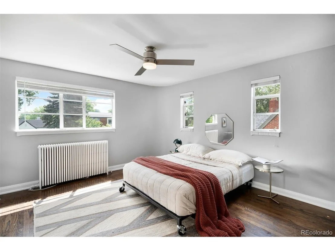 Photo of 2383 Jasmine St