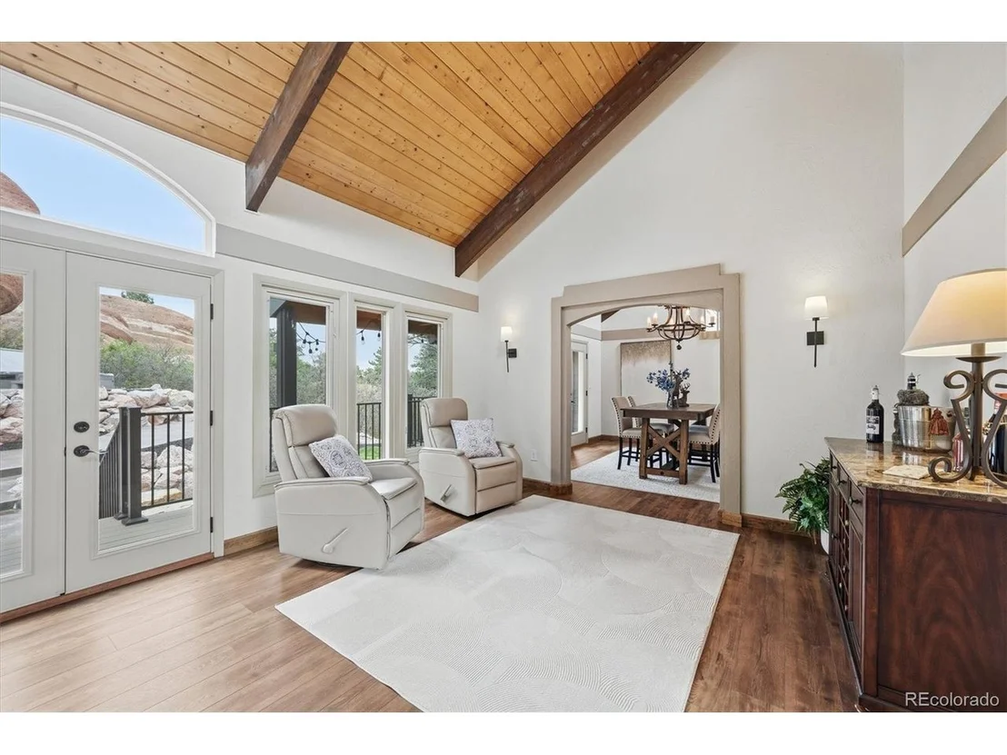 Photo of 6195 Apache Dr