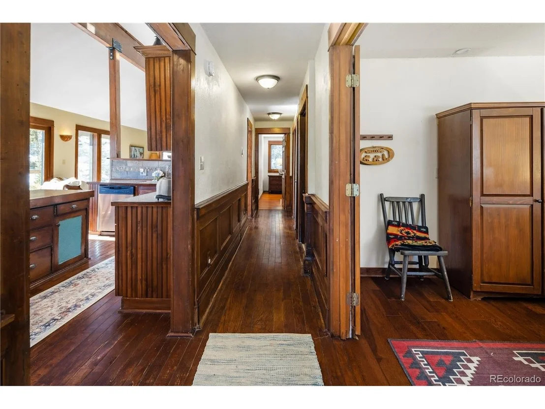 Photo of 2222 Lions Lane