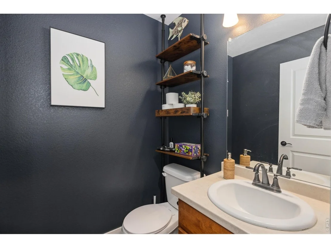 Photo of 2286 Golden Way