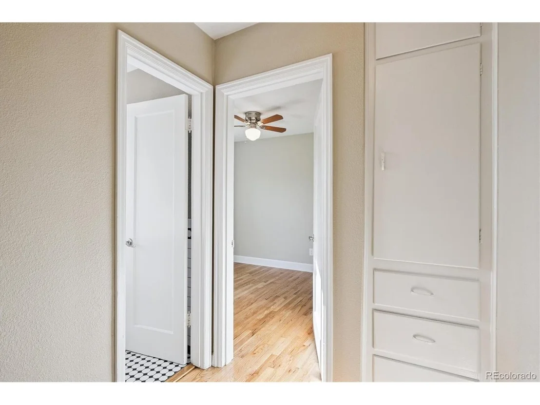 Photo of 310 King St