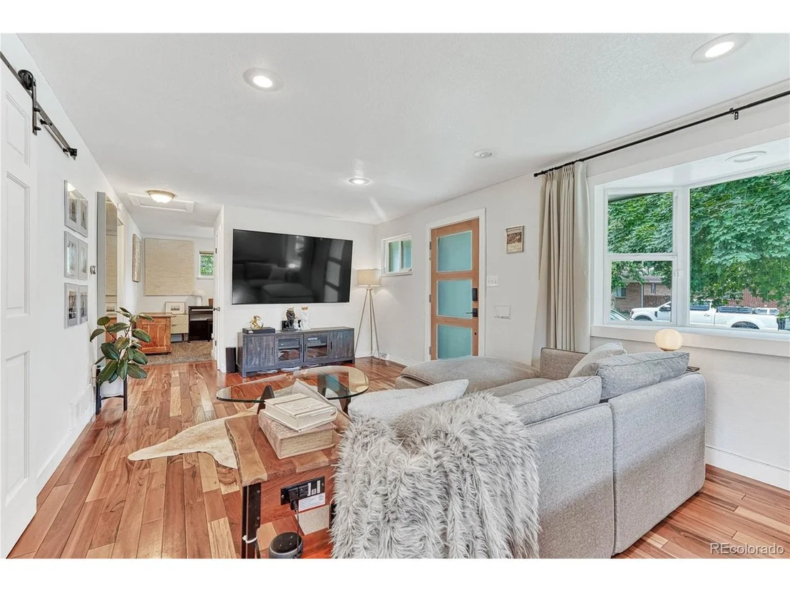 Photo of 2175 Jay St