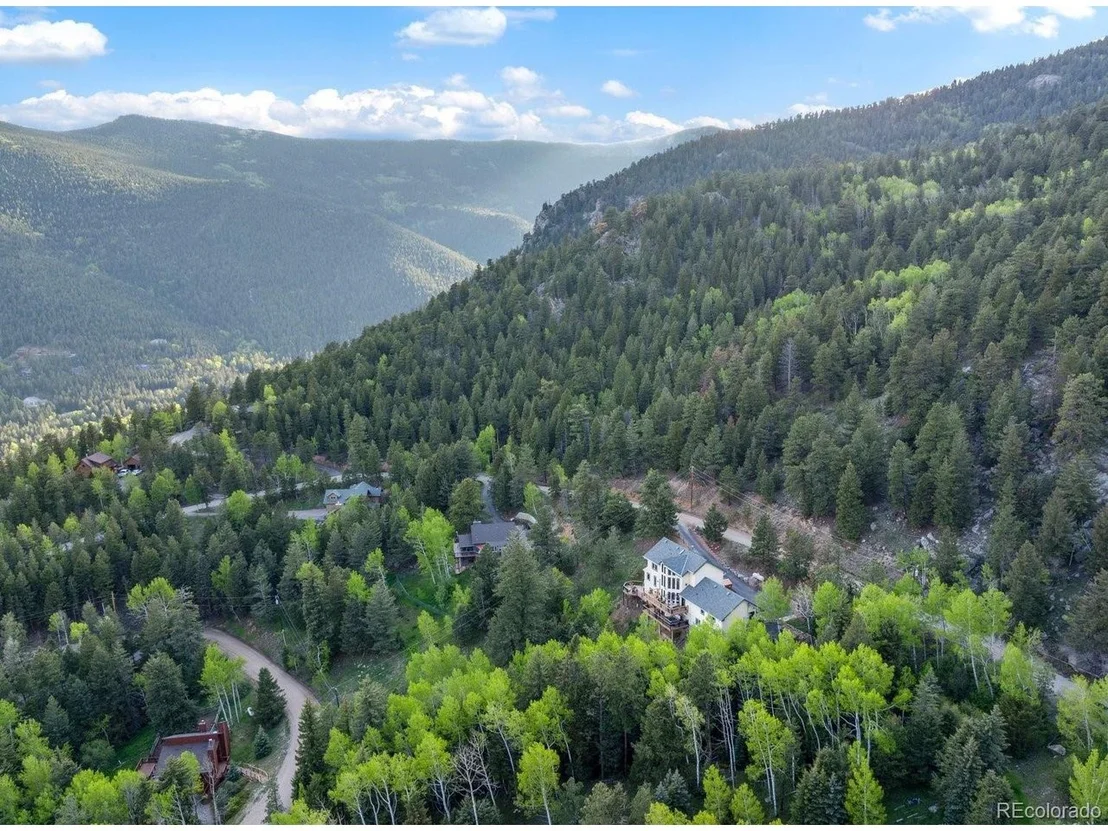 Photo of 1194 Snyder Mountain Rd