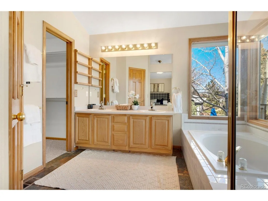 Photo of 173 White Ash Dr