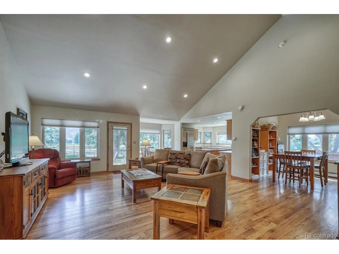 Photo of 127 Mesa Cir