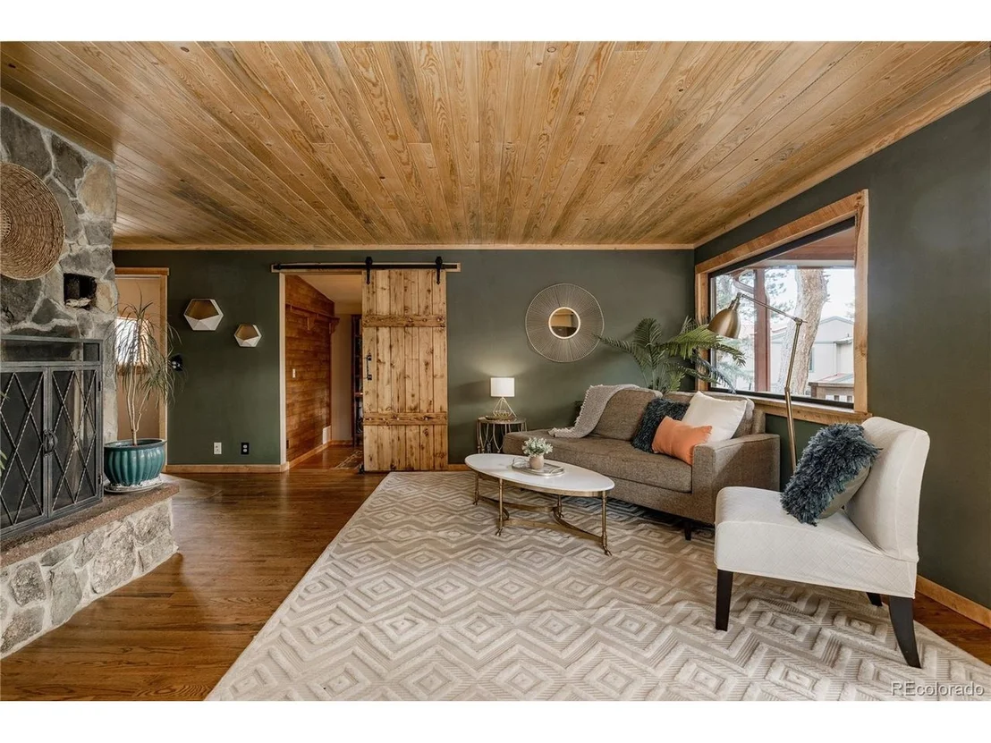 Photo of 297 Circle Dr