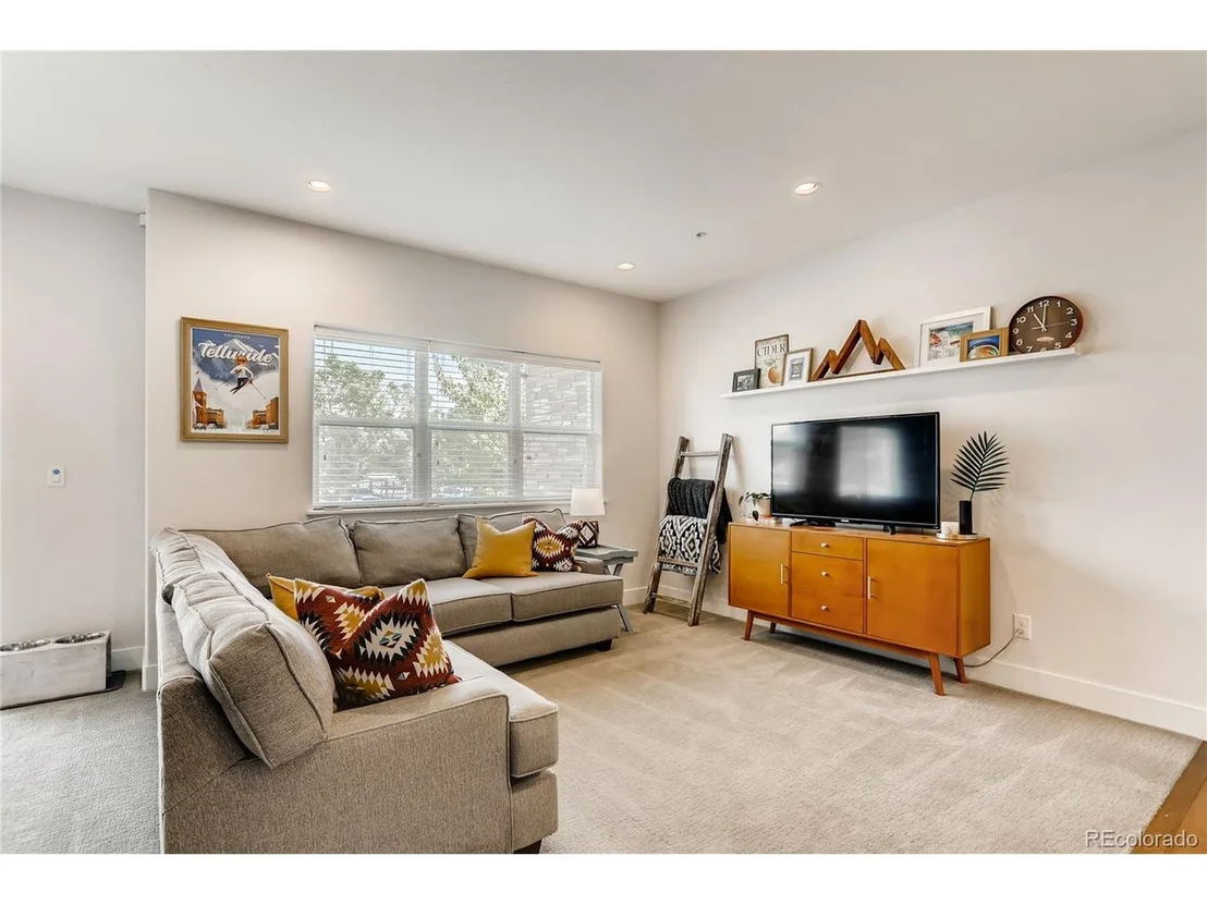 Photo of Unit B at 6780 Meade Cir