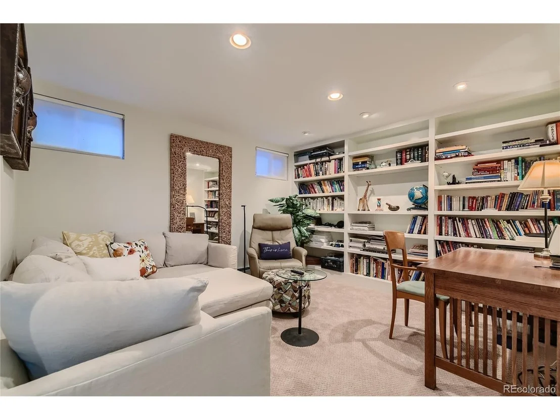 Photo of 161 3rd Ave