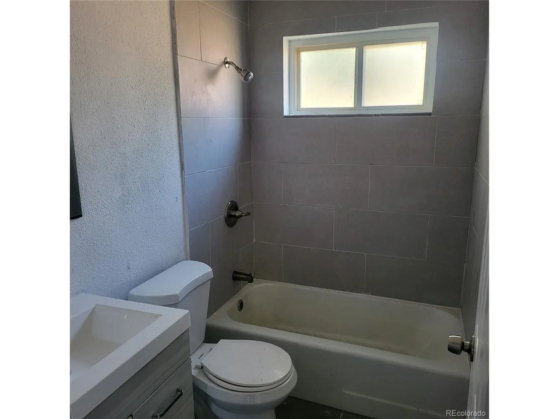 Photo of 9191 Vine St