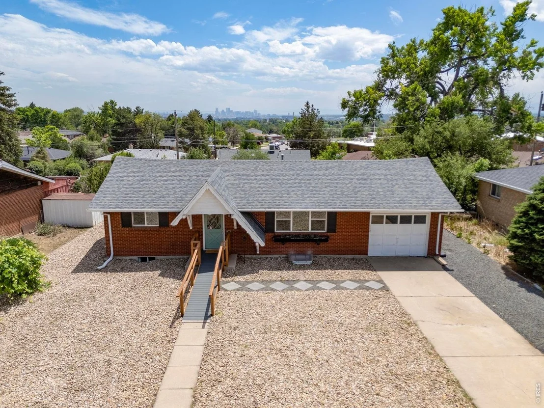 Photo of 1120 Marigold Dr