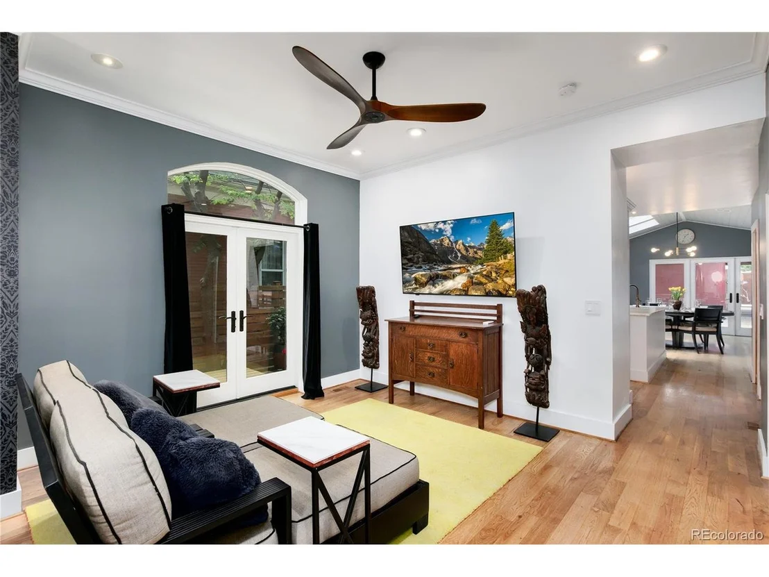 Photo of 3115 Lowell Blvd