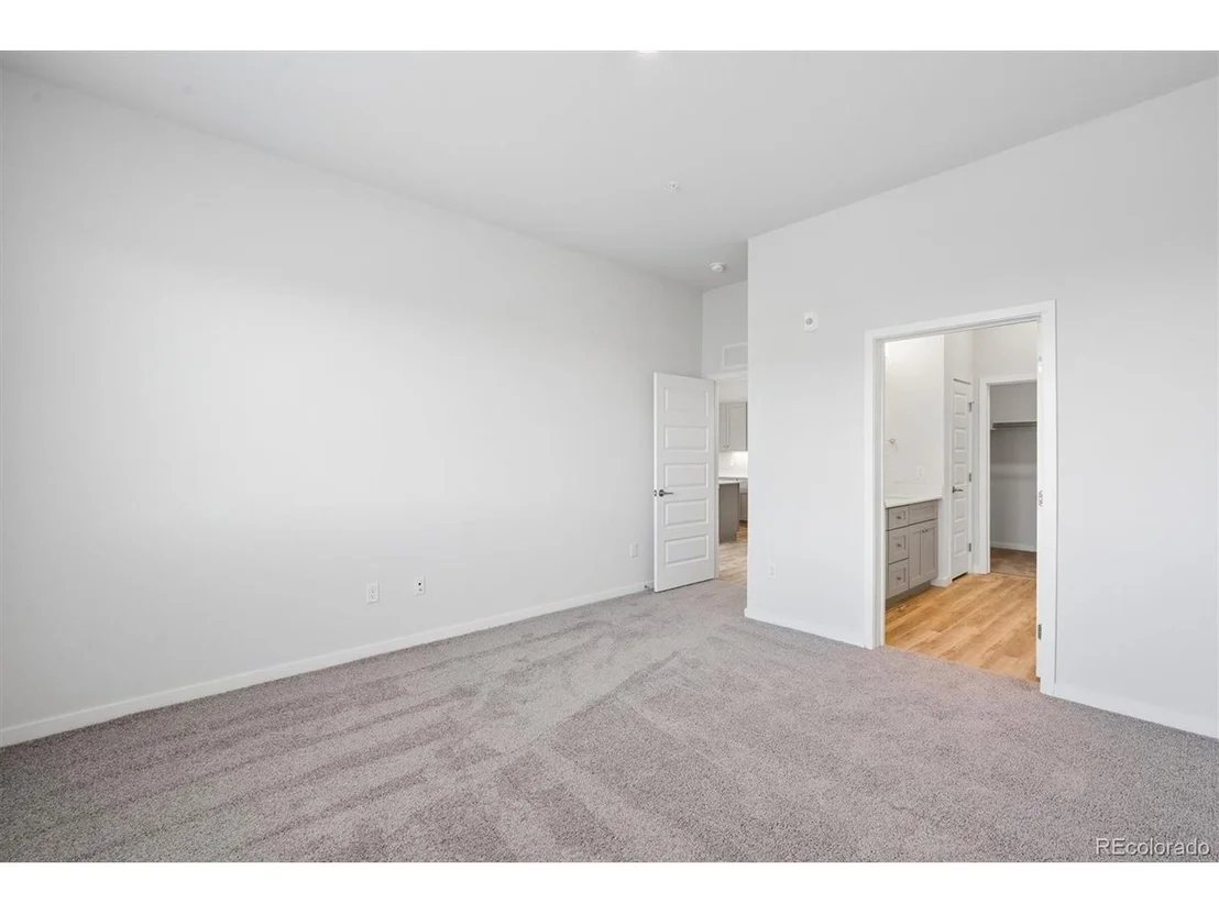 Photo of Unit 401 at 483 Interlocken Blvd