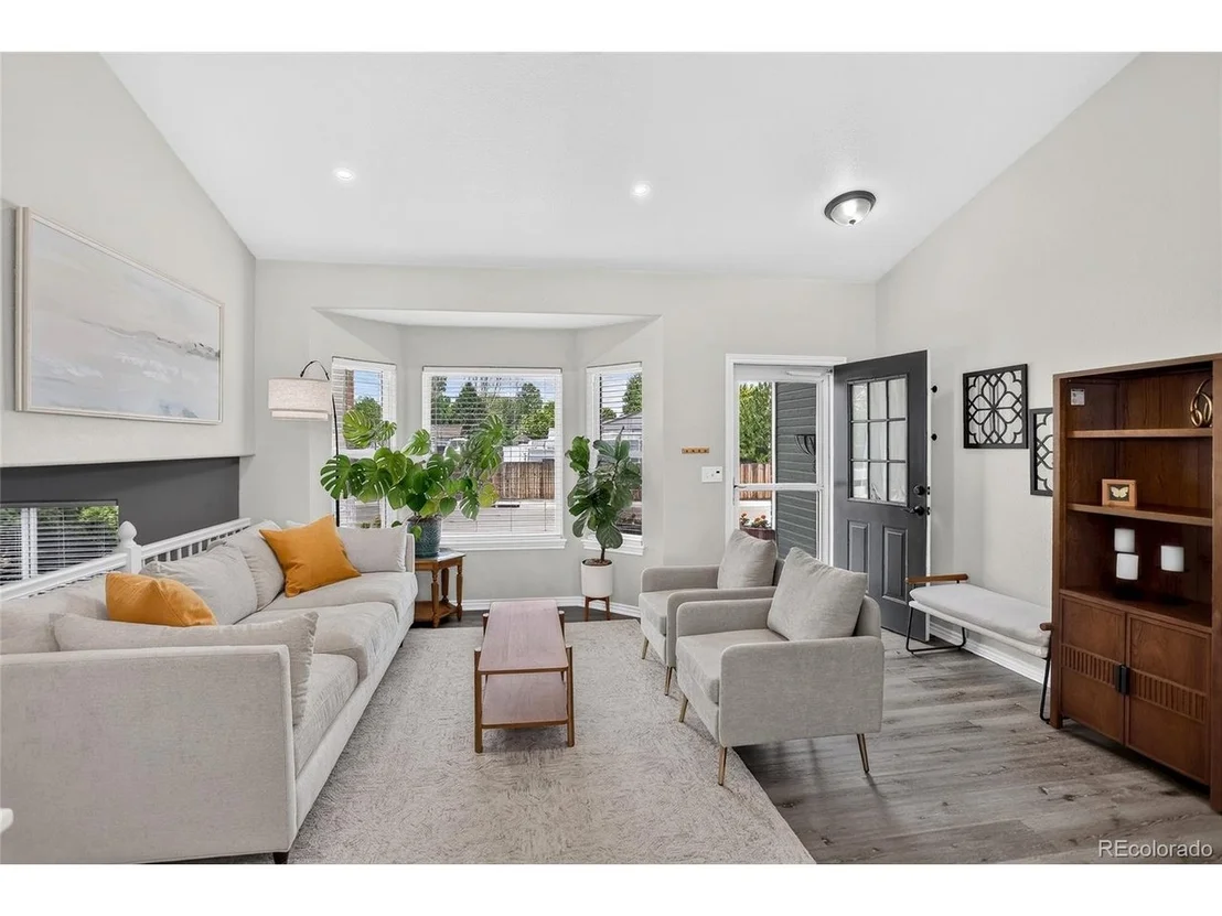 Photo of 115 Falcon Cir