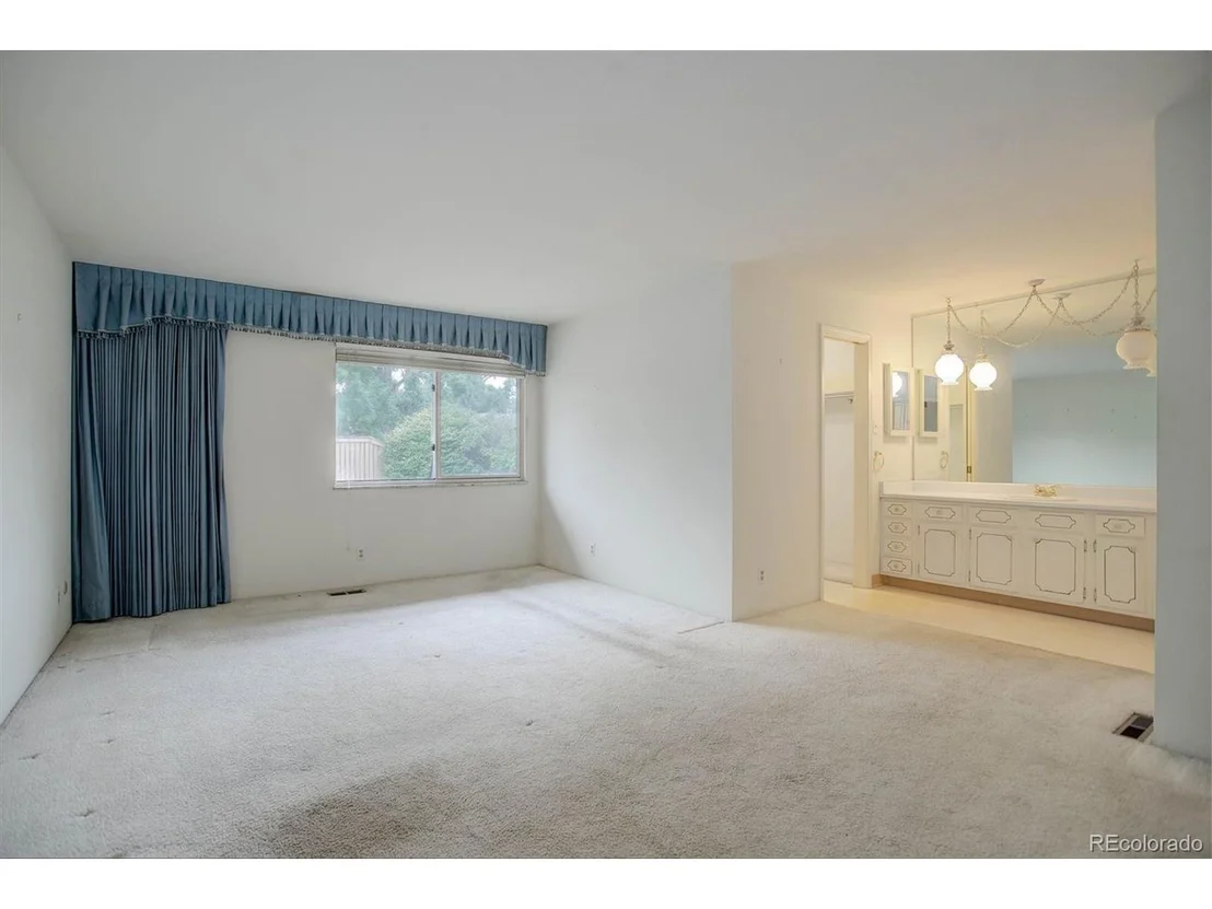 Photo of 42 Eagle Dr
