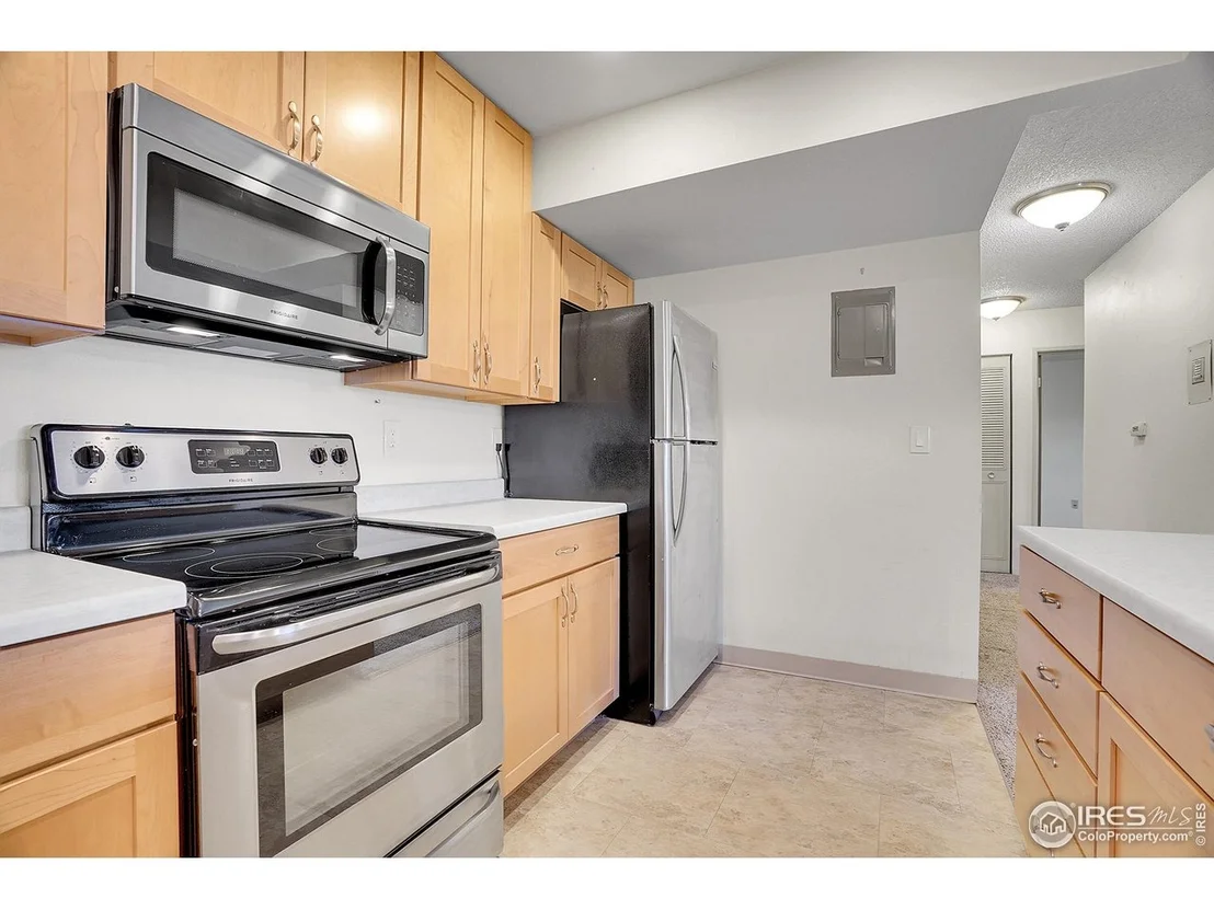 Photo of Unit 303 at 3150 Iris Ave